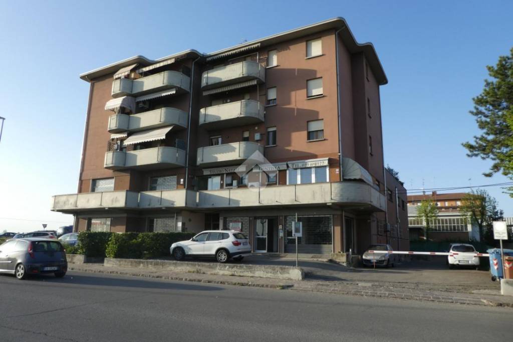 negozio in affitto a Carpi