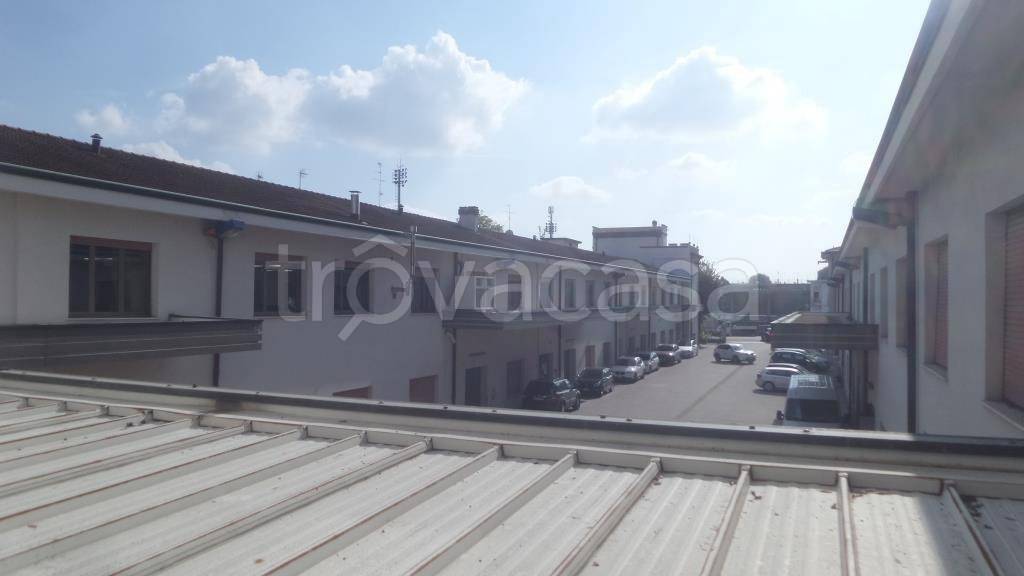 capannone in affitto a Carpi