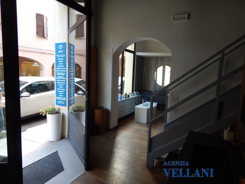 locale commerciale in affitto a Carpi in zona Centro Storico