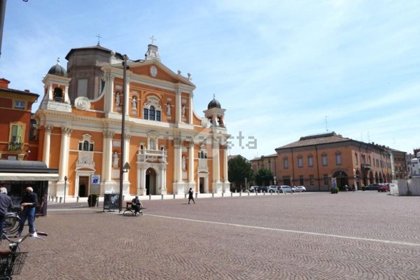 negozio in affitto a Carpi in zona Centro Storico