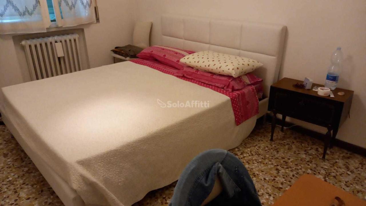 negozio in affitto a Carpi in zona Quartirolo