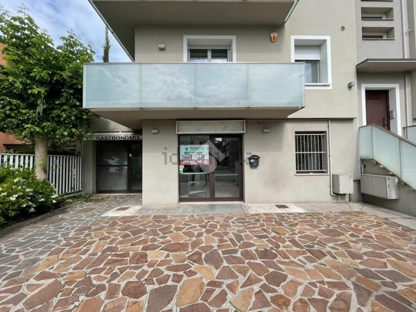 negozio in affitto a Carpi in zona Centro Storico