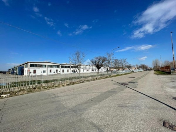 capannone in affitto a Carpi