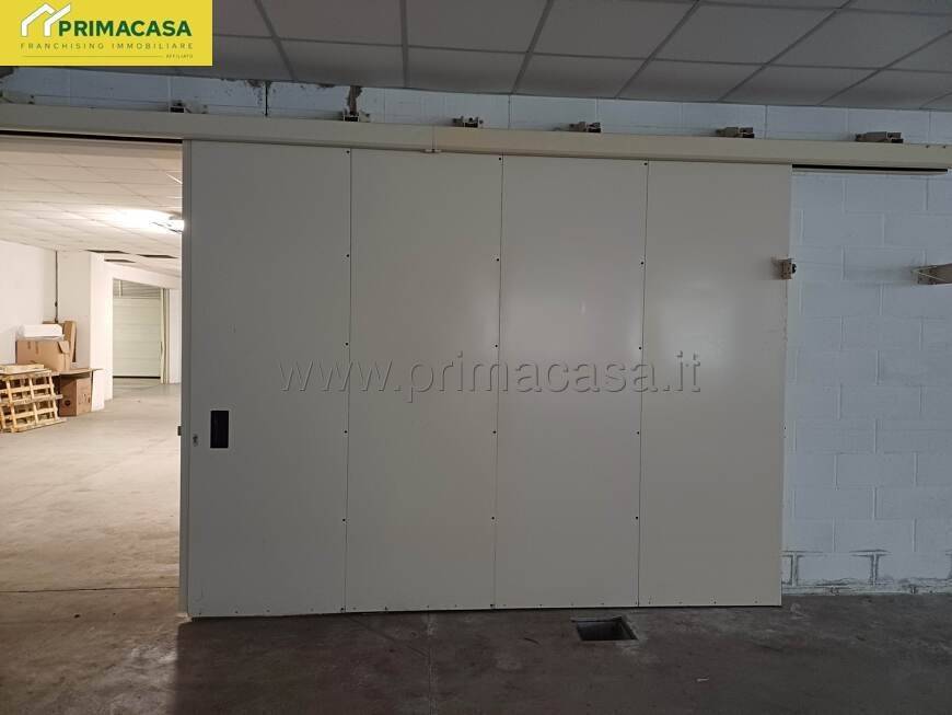 locale commerciale in affitto a Carpi