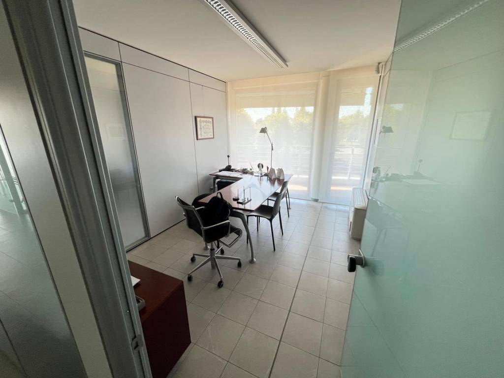 ufficio in affitto a Carpi in zona Quartirolo