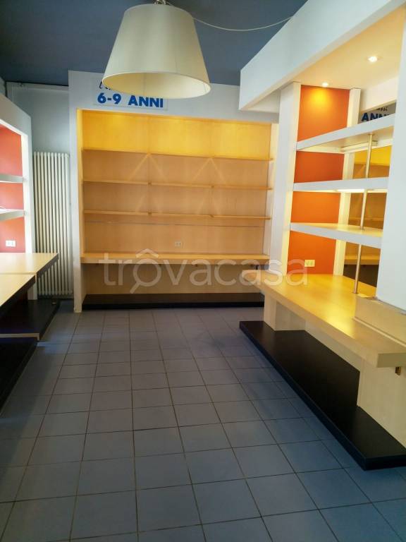 negozio in affitto a Carpi in zona Centro Storico