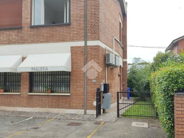 ufficio in affitto a Carpi in zona Quartirolo