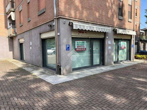 negozio in affitto a Carpi