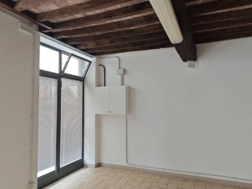 negozio in affitto a Carpi in zona Centro Storico