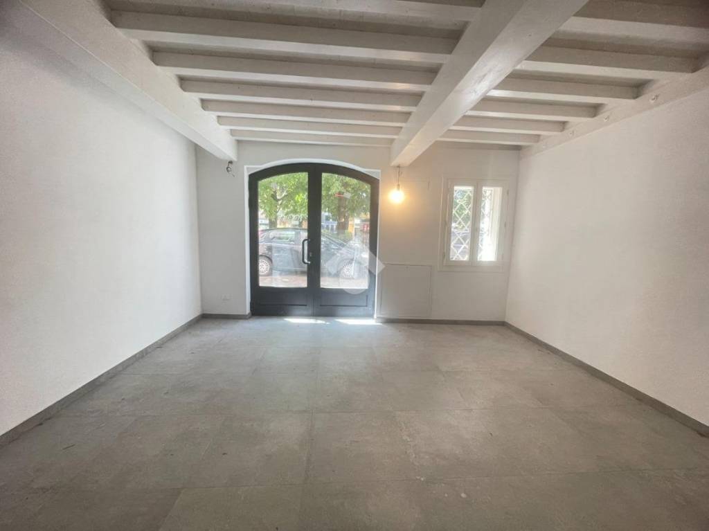 negozio in affitto a Carpi in zona Centro Storico