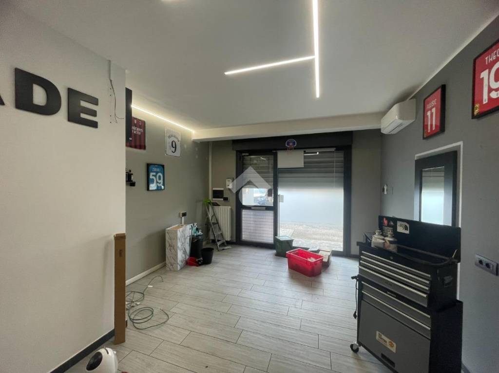 negozio in affitto a Carpi