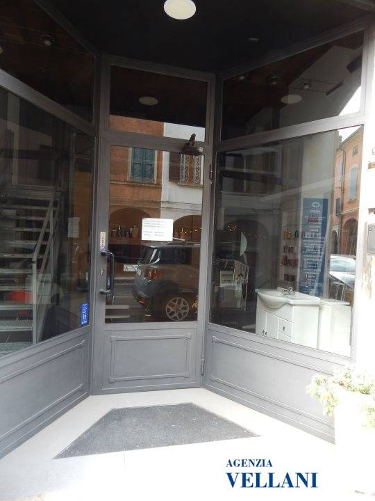 locale commerciale in affitto a Carpi