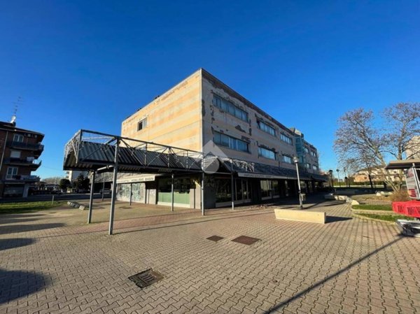 negozio in affitto a Carpi