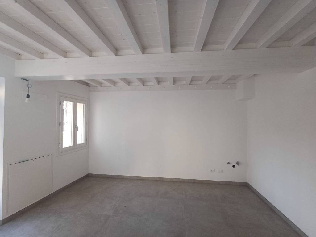 negozio in affitto a Carpi in zona Cortile