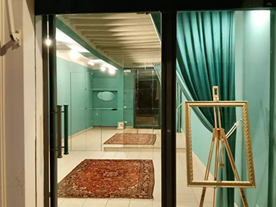 negozio in affitto a Carpi in zona Centro Storico