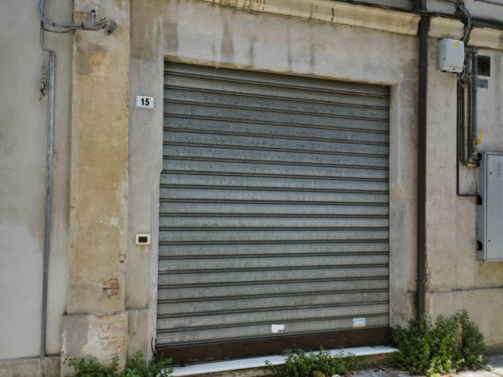 locale commerciale in affitto a Carpi