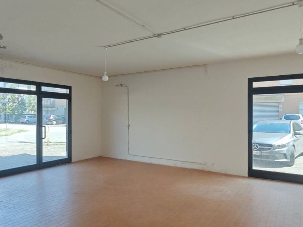 negozio in affitto a Carpi in zona Quartirolo