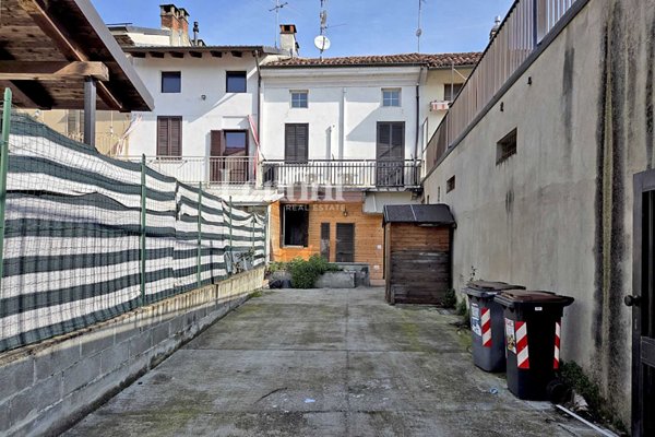 appartamento in affitto a Carpi in zona Cortile