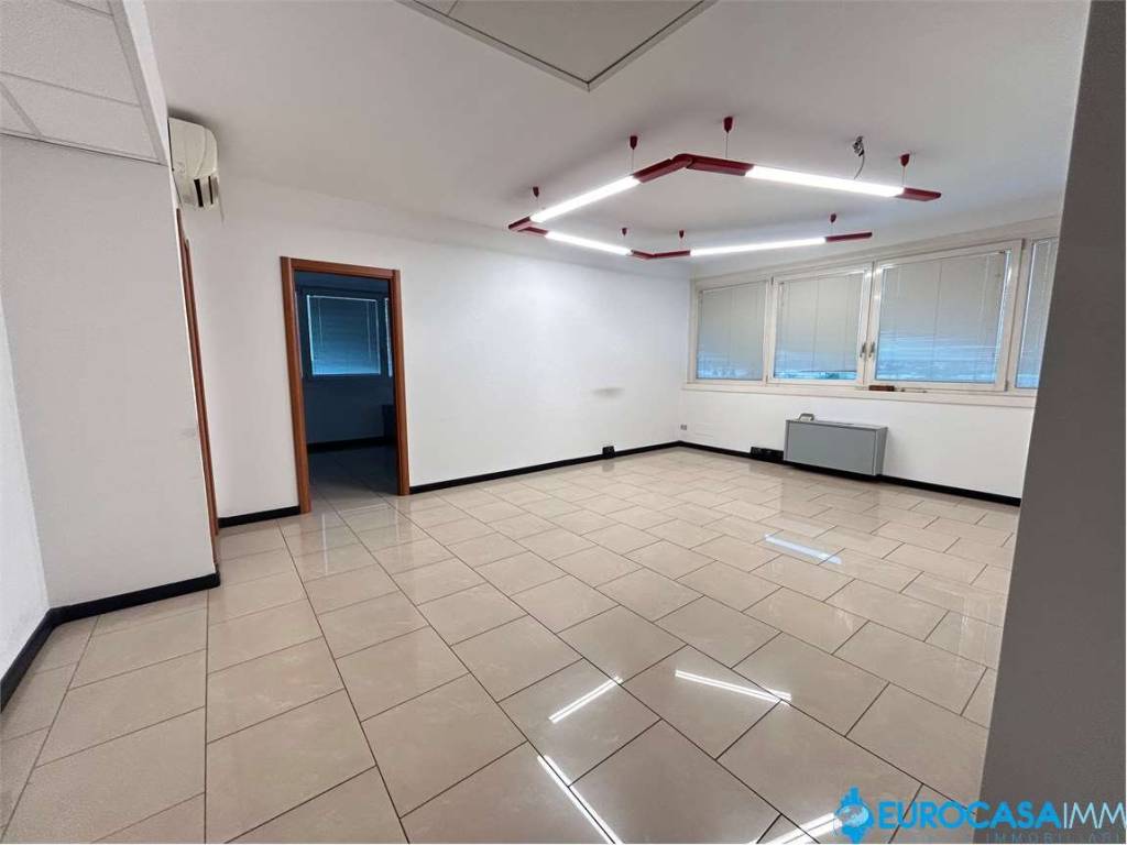 ufficio in affitto a Carpi in zona Quartirolo