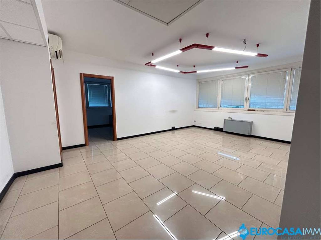 ufficio in affitto a Carpi in zona Quartirolo