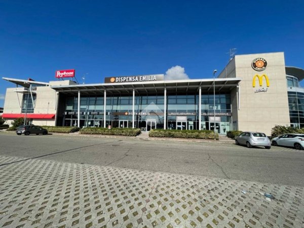 negozio in affitto a Carpi in zona Budrione