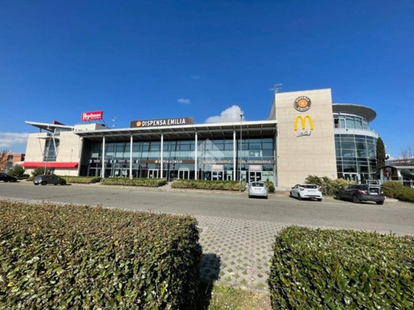 locale commerciale in affitto a Carpi