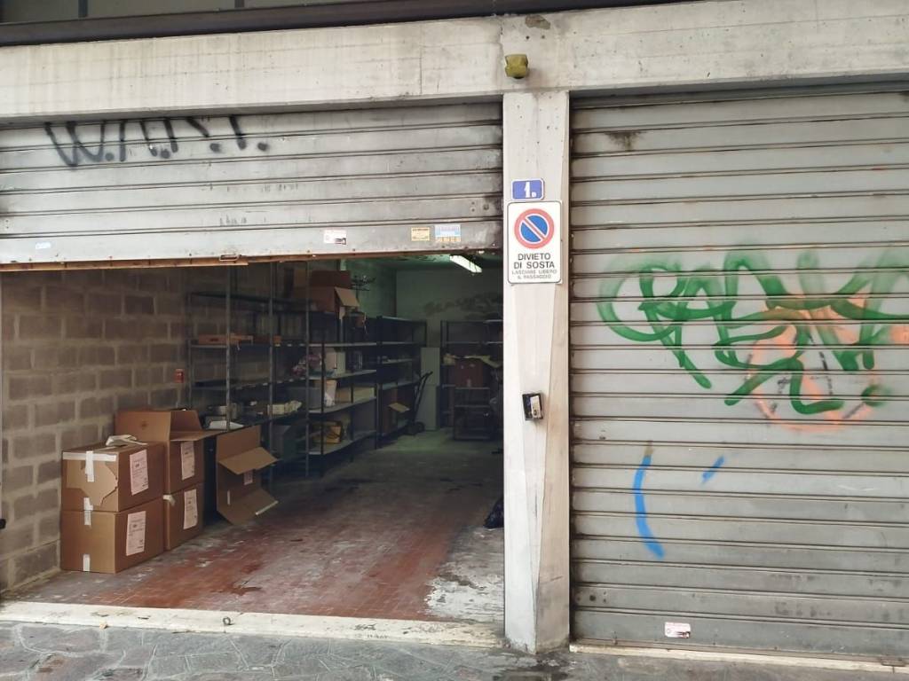 locale commerciale in affitto a Carpi