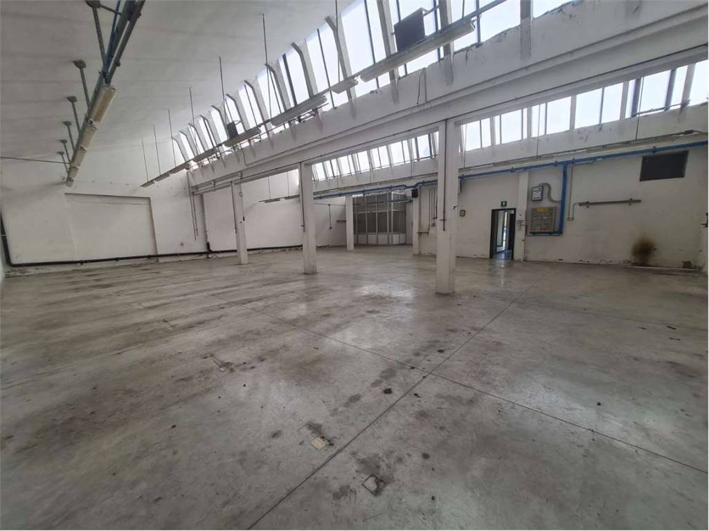 locale commerciale in affitto a Carpi