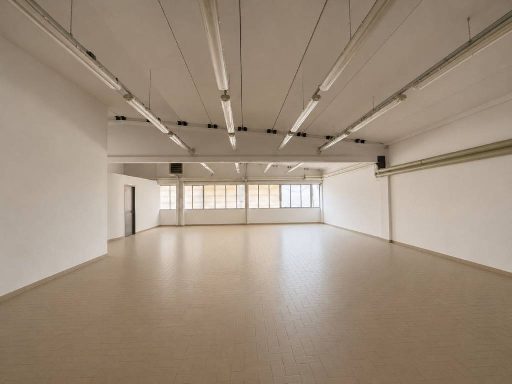 locale commerciale in affitto a Carpi