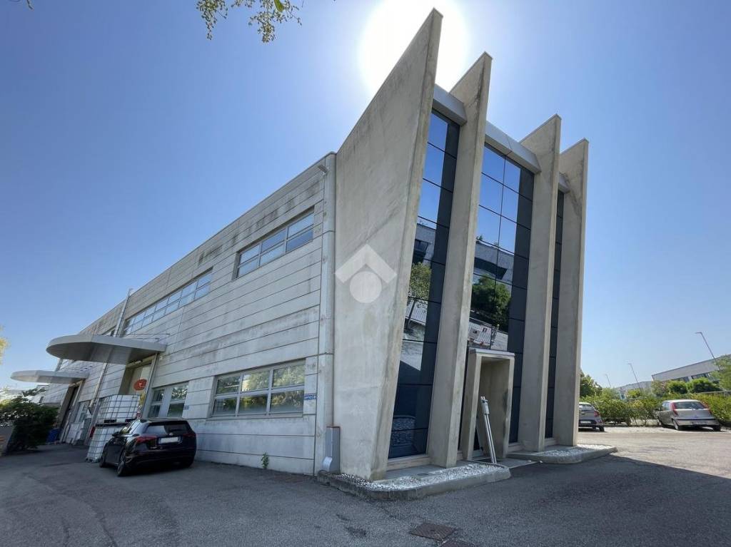 locale commerciale in affitto a Carpi in zona Fossoli