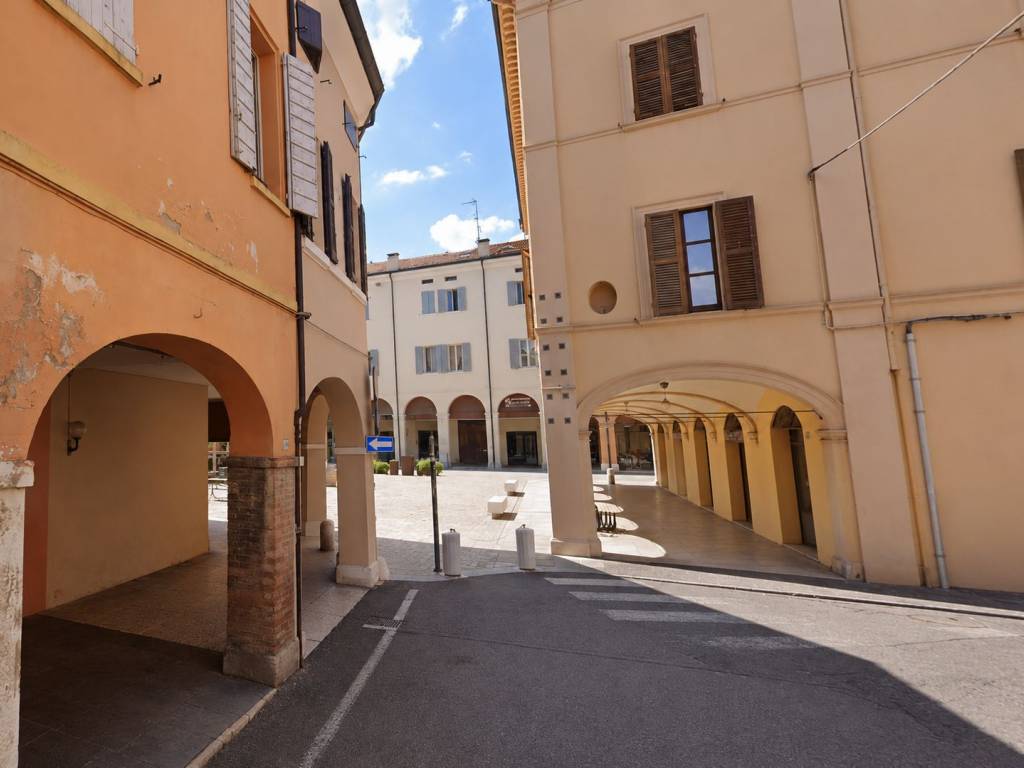 negozio in affitto a Carpi in zona Centro Storico