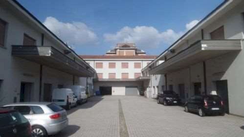 capannone in affitto a Carpi