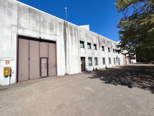 locale commerciale in affitto a Carpi
