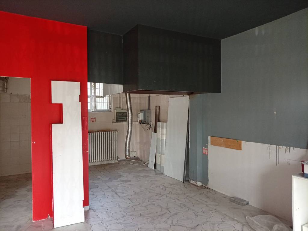 locale commerciale in affitto a Carpi