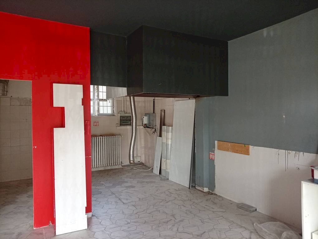 locale commerciale in affitto a Carpi