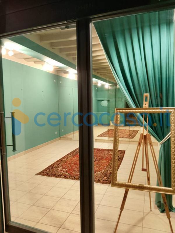 negozio in affitto a Carpi in zona Centro Storico