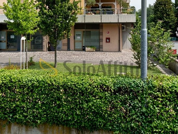 locale commerciale in affitto a Carpi