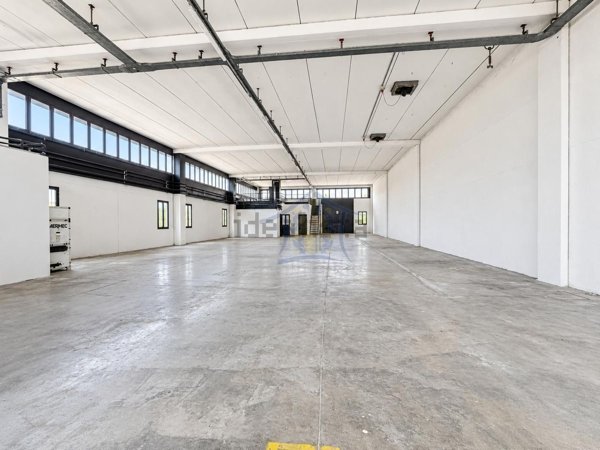 capannone in affitto a Carpi in zona Cibeno Pile