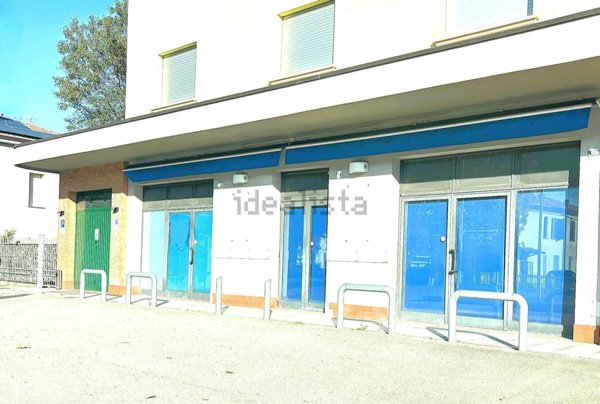 locale commerciale in affitto a Carpi in zona Fossoli