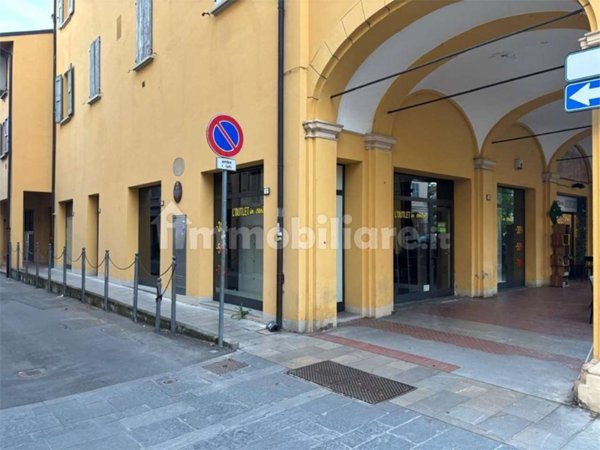 negozio in affitto a Castelfranco Emilia