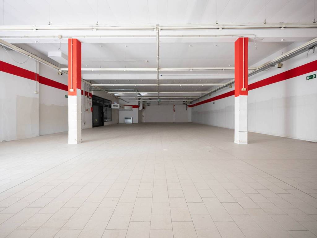locale commerciale in affitto a Castelfranco Emilia