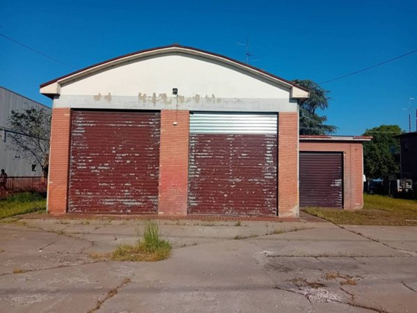 locale commerciale in affitto a Castelfranco Emilia
