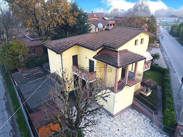 casa indipendente in affitto a Castelfranco Emilia