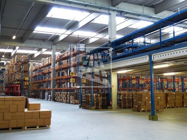 locale commerciale in affitto a Castelfranco Emilia