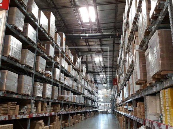 locale commerciale in affitto a Castelfranco Emilia