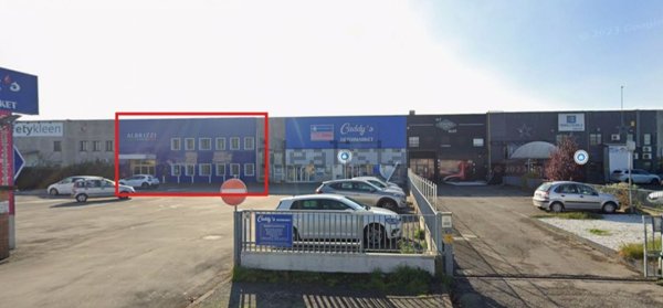locale commerciale in affitto a Castelfranco Emilia