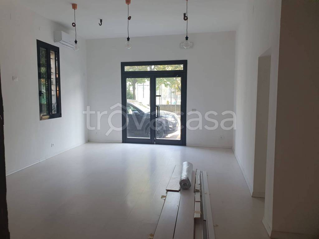 negozio in affitto a Castelnuovo Rangone