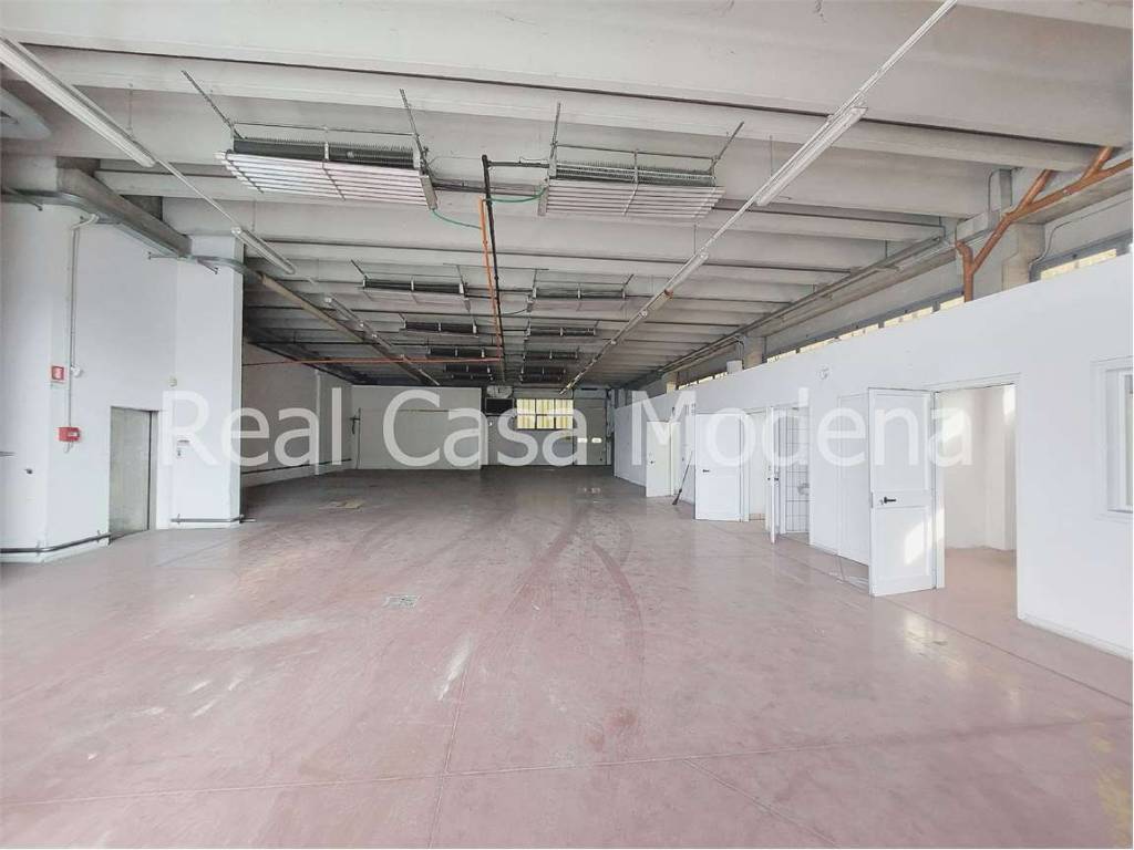 locale commerciale in affitto a Castelnuovo Rangone