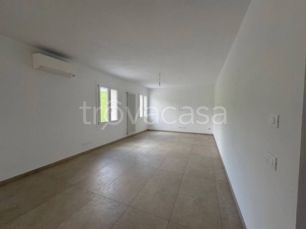 appartamento in affitto a Castelvetro di Modena in zona Levizzano Rangone