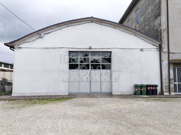 locale commerciale in affitto a Cavezzo